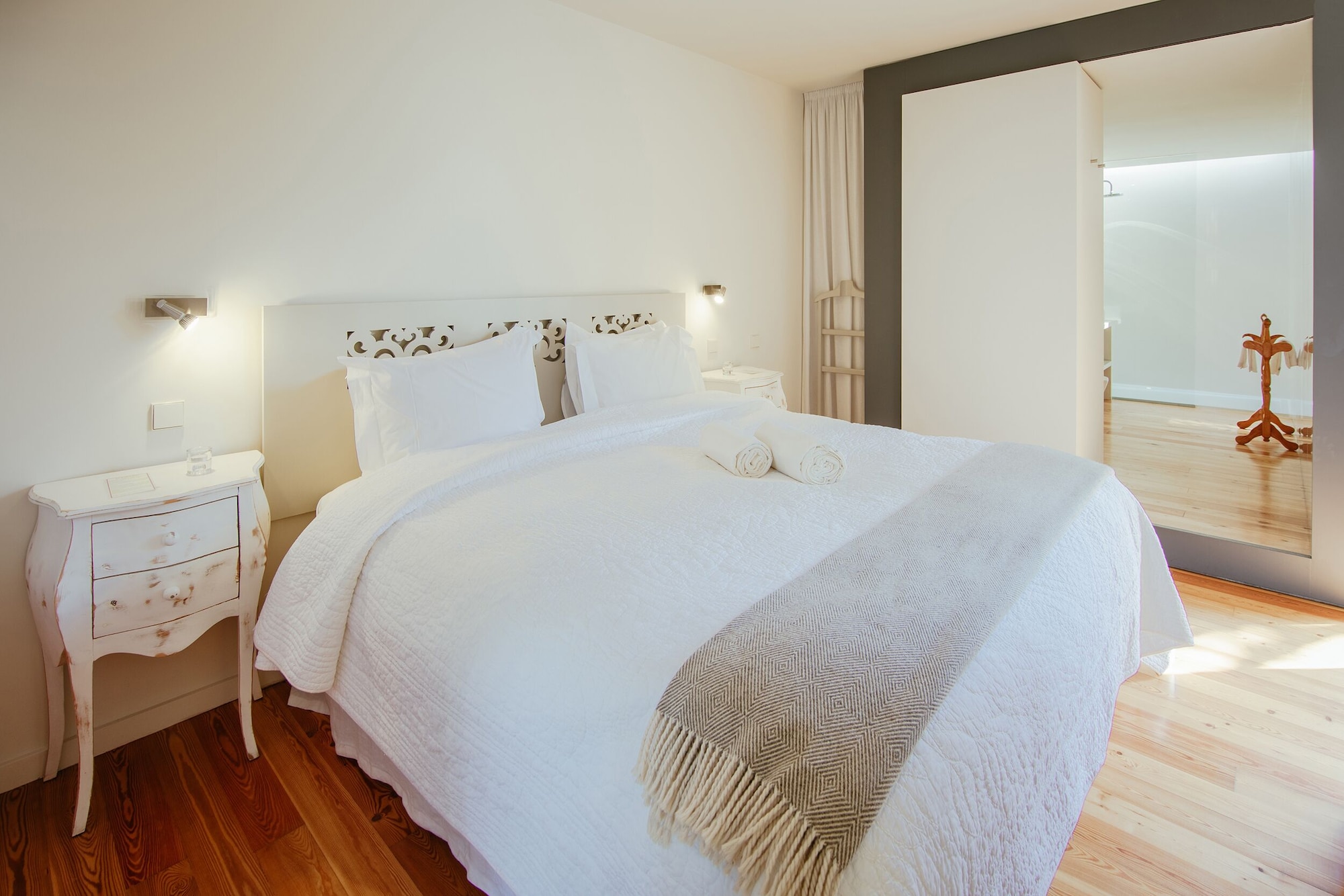 House, Double Bed