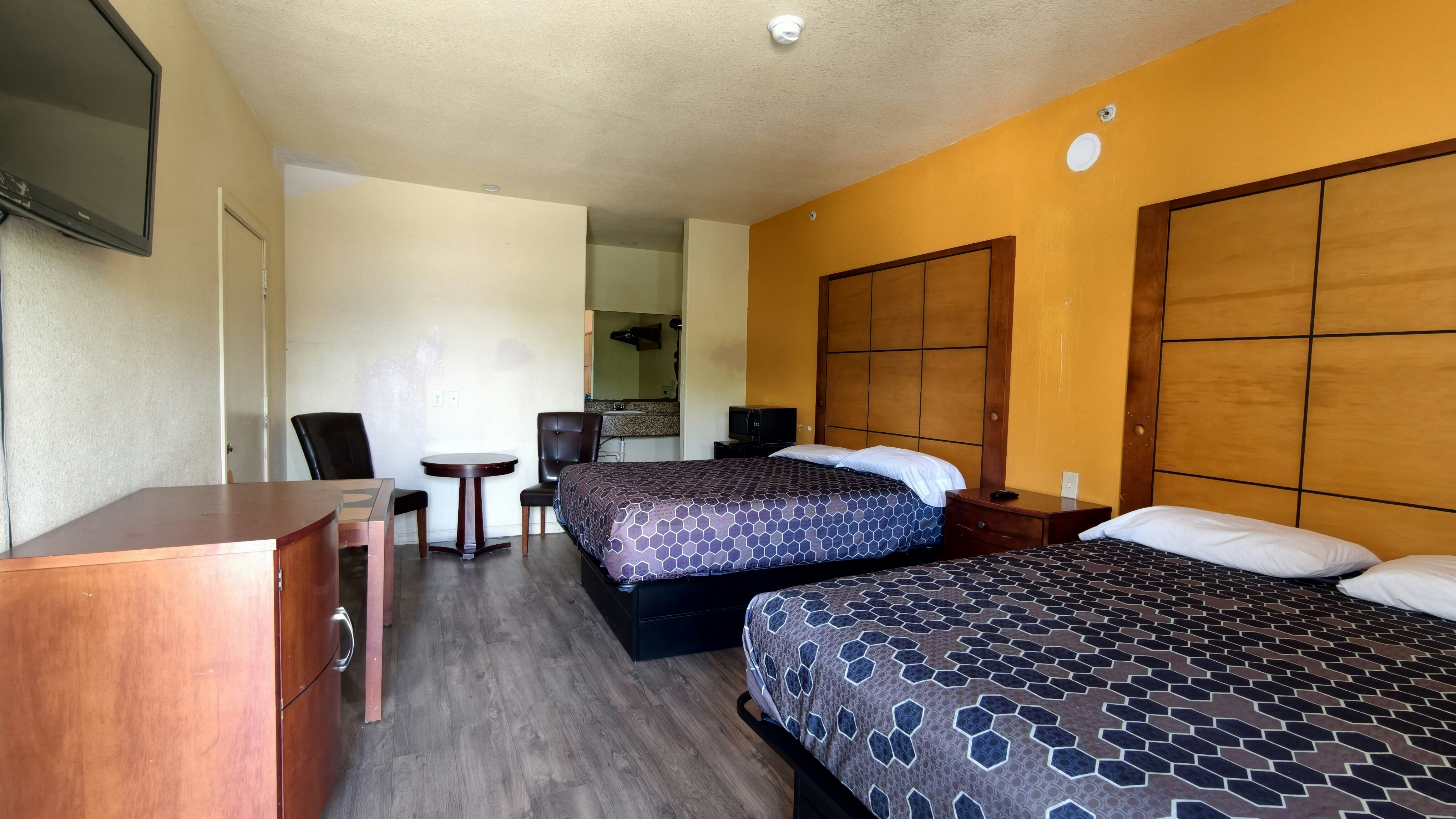 Executive Inn & Suites San Marcos, TX 16/38