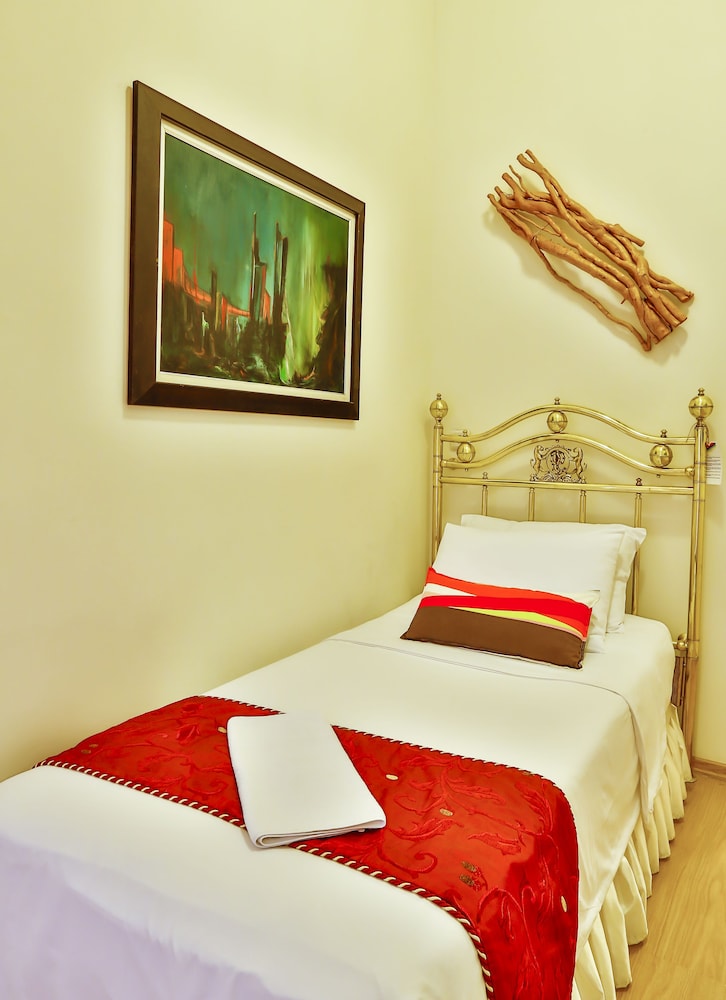 Han Hostel Airport North Hotel 20/75