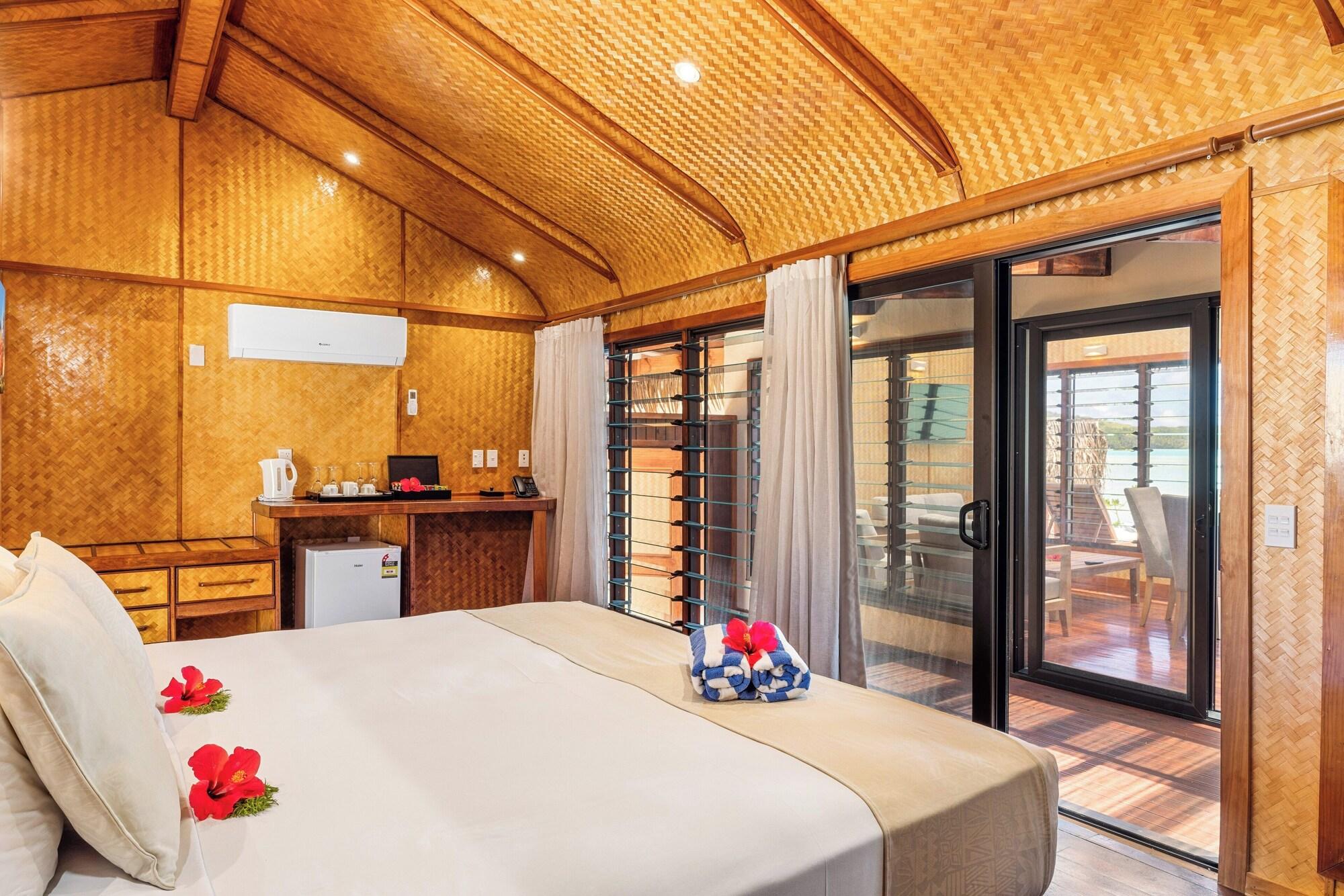 Beachfront Private Infinity Pool Villa