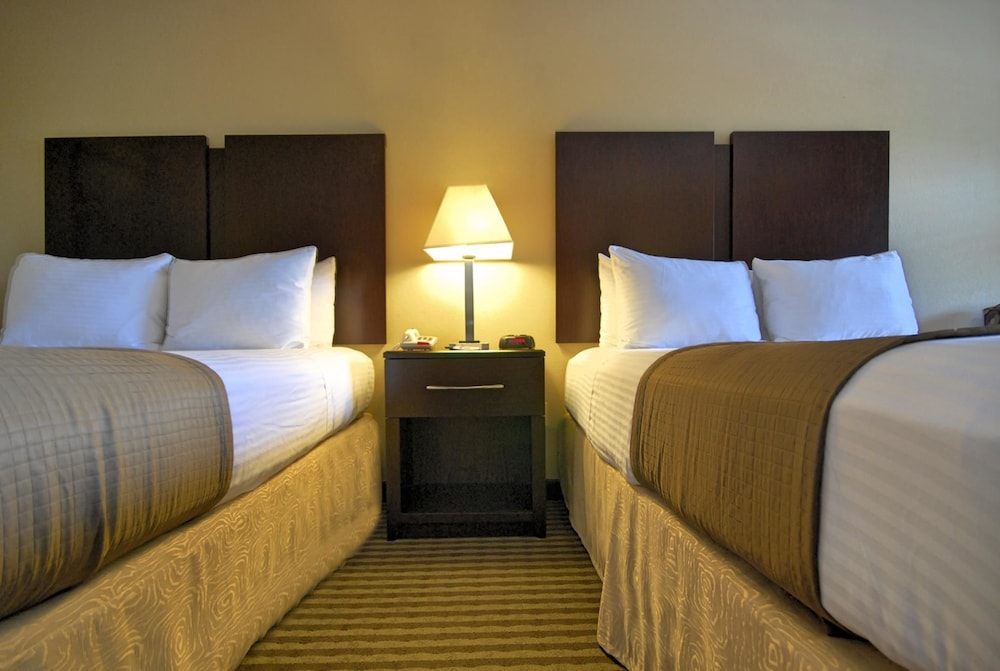 Best Western Cedar Inn 11/24