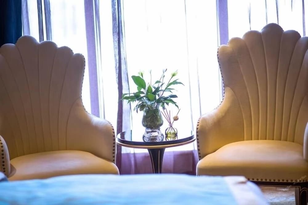 Days Hotel and Suites by Wyndham Ivy Zunyi 4/16