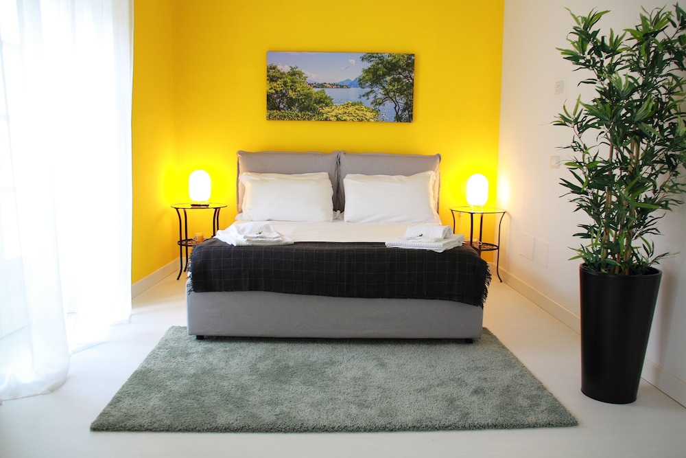 DELUXE, SUITE, QUEEN BED