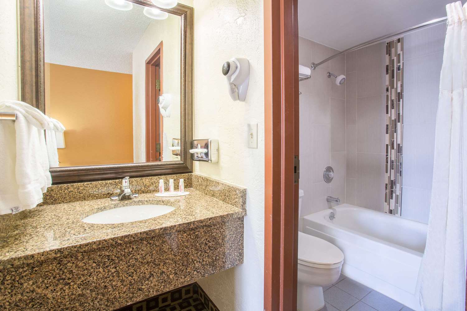 AC Hotel by Marriott Frisco Colorado 24/24