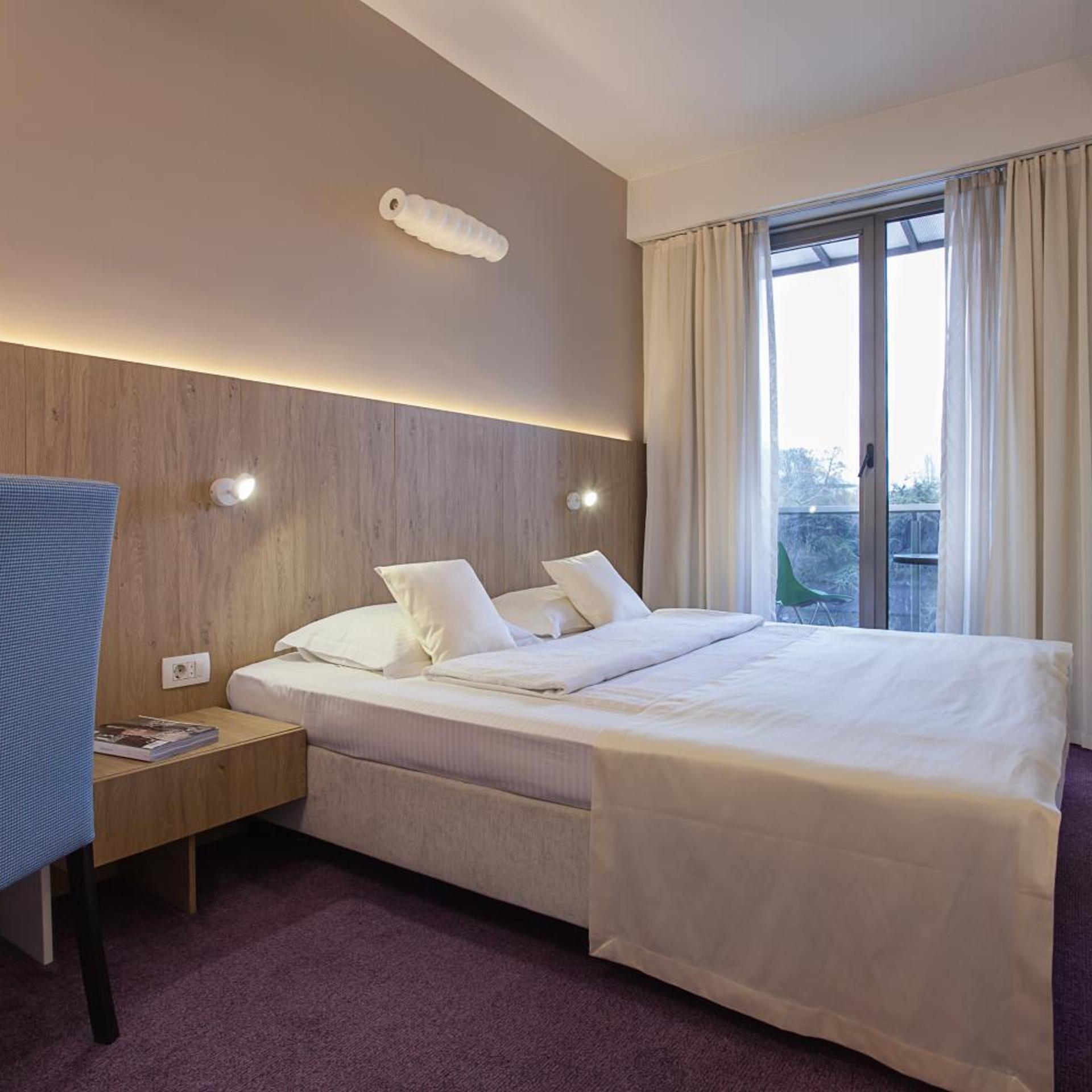 STANDARD, DOUBLE BED
