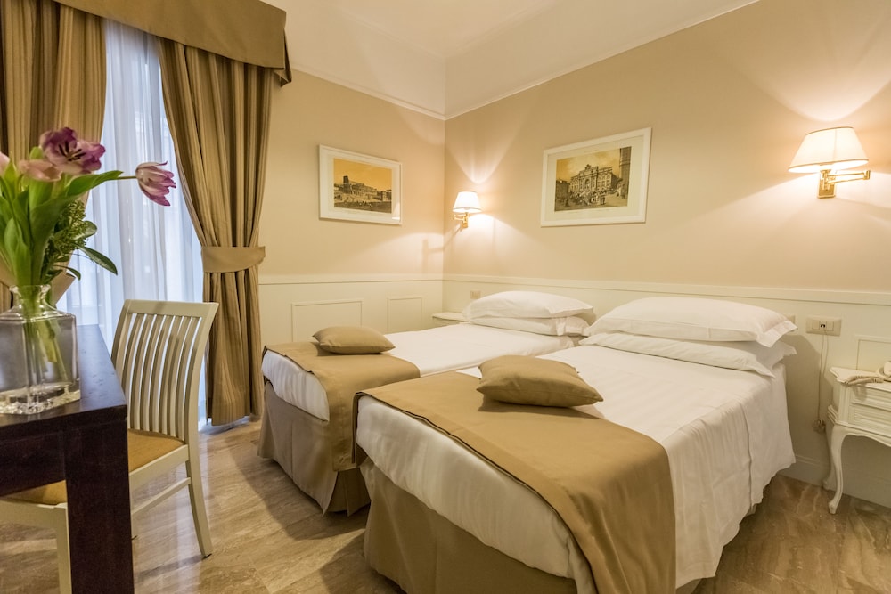 Hotel Modigliani 33/61