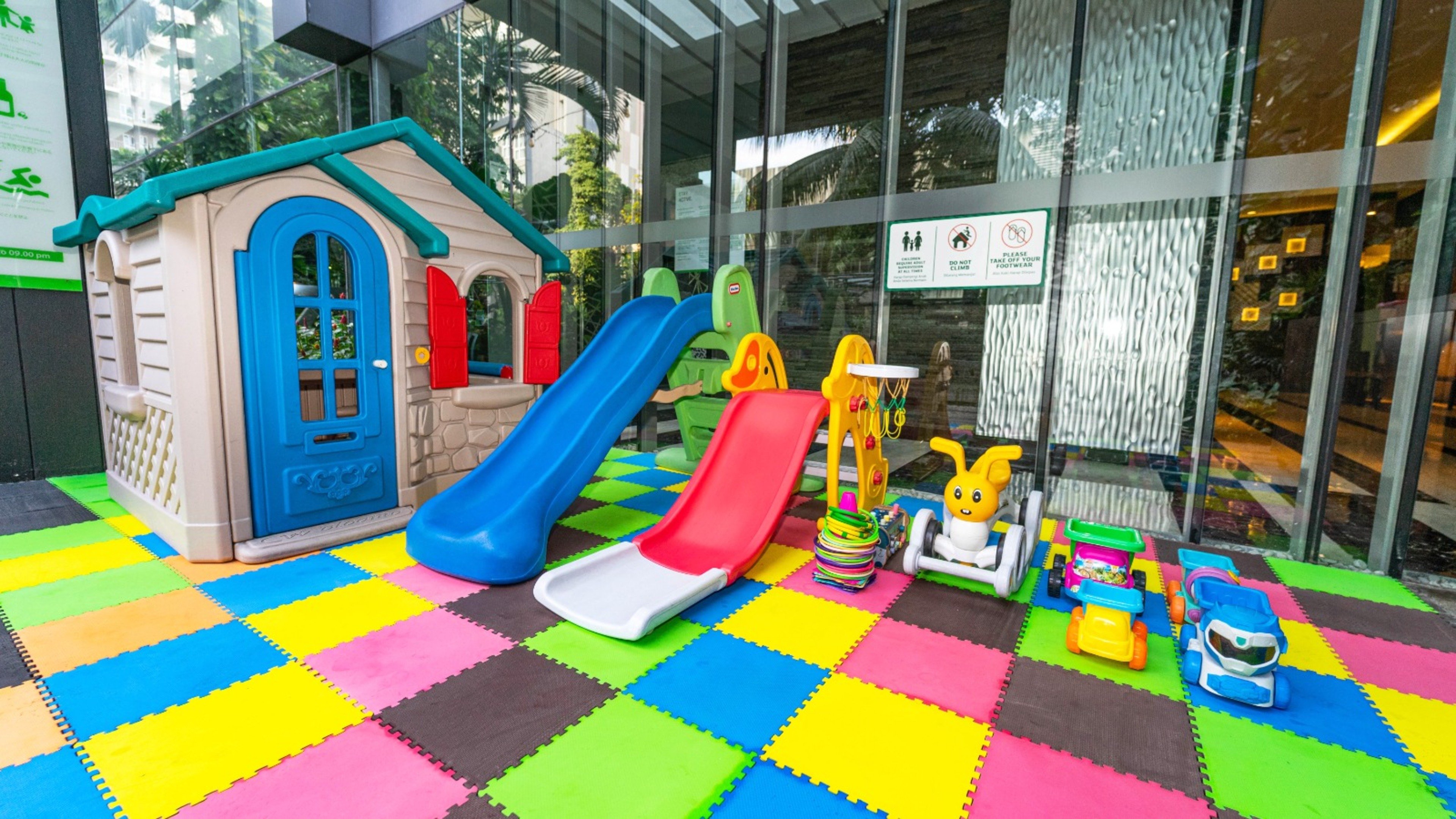 Holiday Inn Cikarang Jababeka 48/54