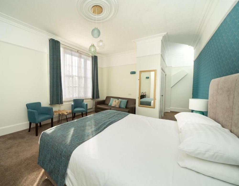 The Angel Hotel 9/49