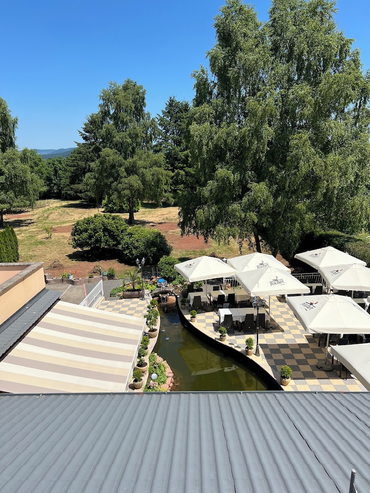 LOGIS HOTEL DES ROCHES 57/60