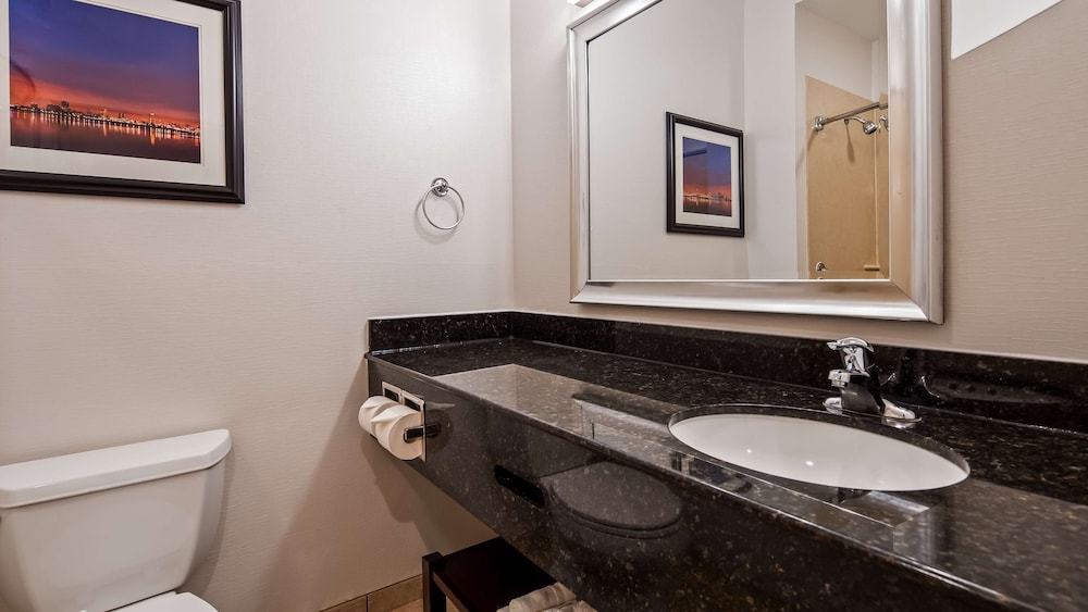 Best Western Plus Hotel at the Convention Center 16/51