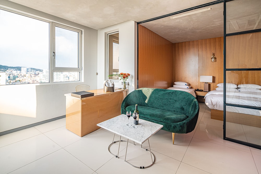 Hotel The Designers Hongdae 53/80