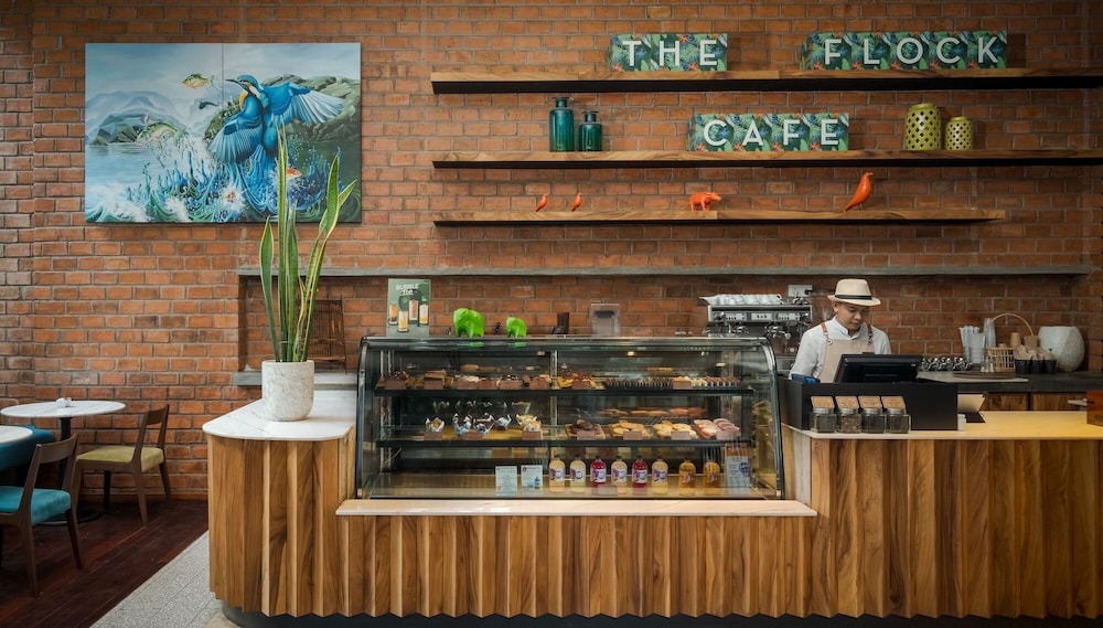The Aviary Hotel 10/50