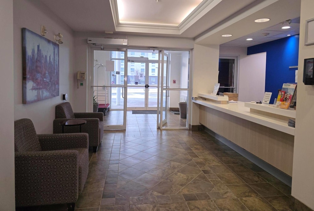 Super 8 by Wyndham Estevan 31/47