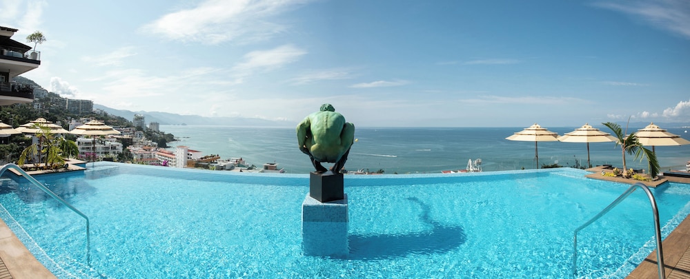 Pinnacle Resorts 179 - Adults Only 45/49