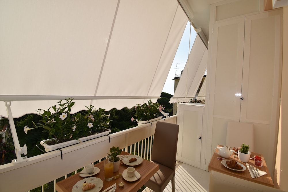Melody Sorrento Suites 37/44