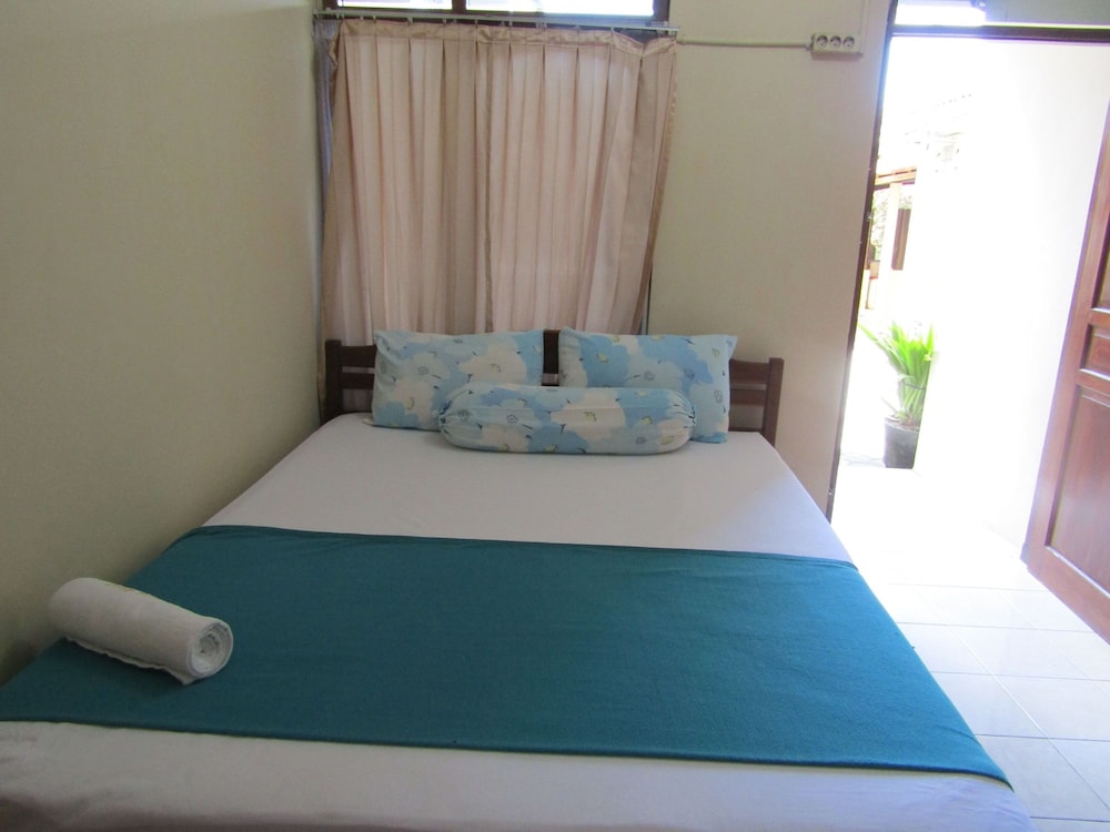 Hotel Family Syariah 1 by ZUZU 17/26