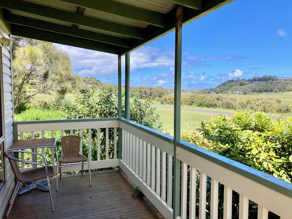 DAYSY HILL COUNTRY COTTAGES 5/50