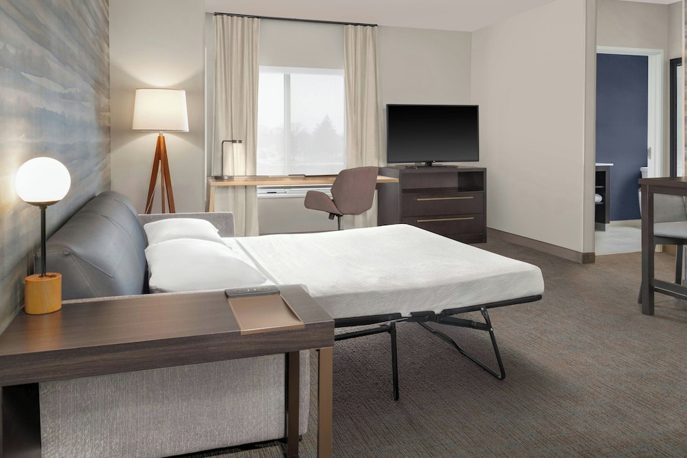 Residence Inn By Marriott Detroit Dearborn 24/33
