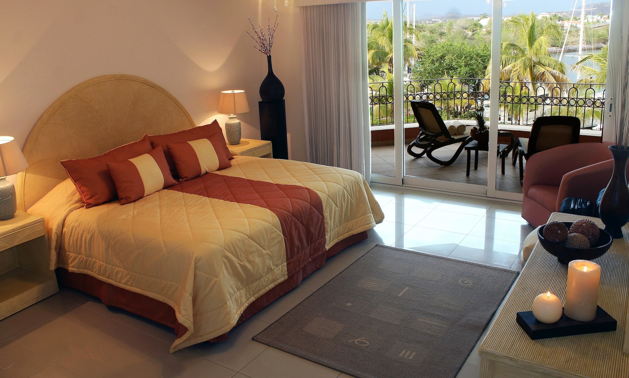 2 BEDROOMS, CONDO, LUXURY, MARINA VIEW
