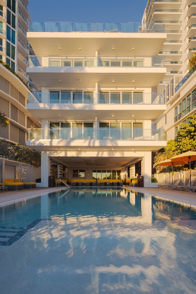MB Hotel, Trademark Collection by Wyndham 9/72