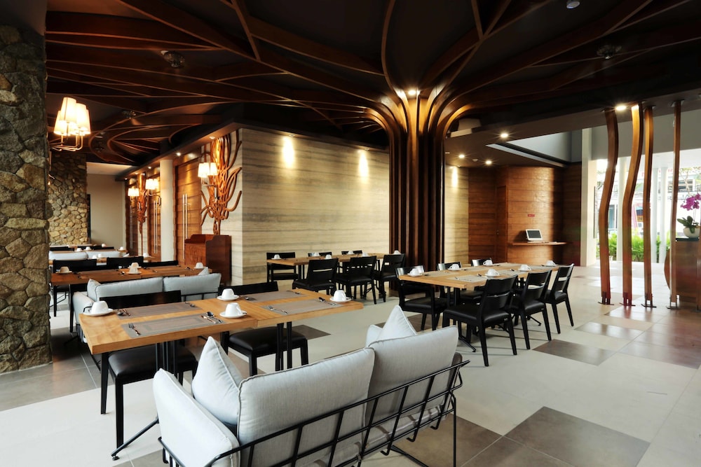 Mahogany Boutique Hotel 30/50
