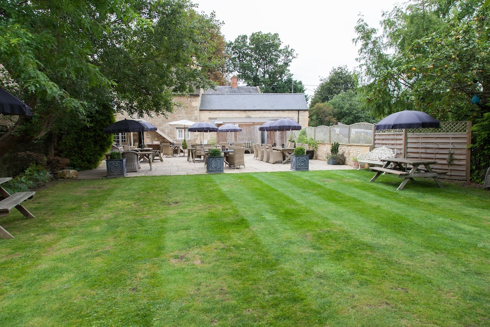 The Wychwood Inn 34/47