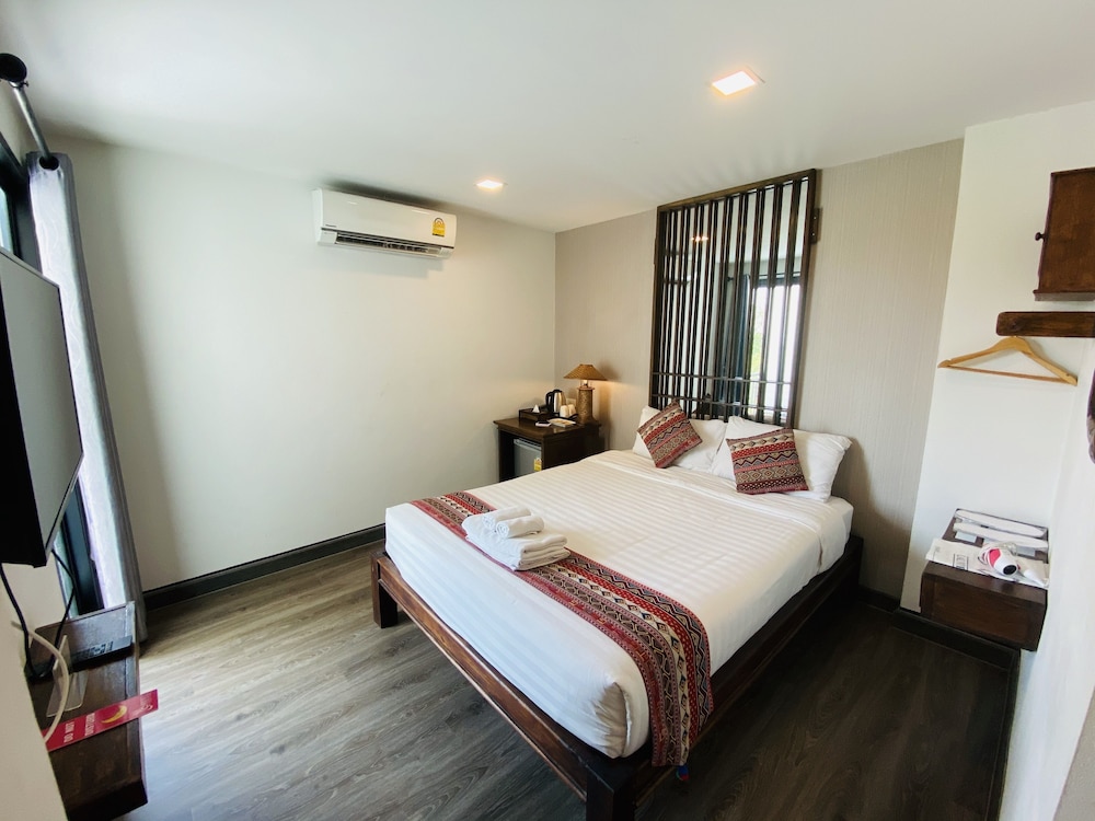 C Hotel Boutique And Comfort 28/40