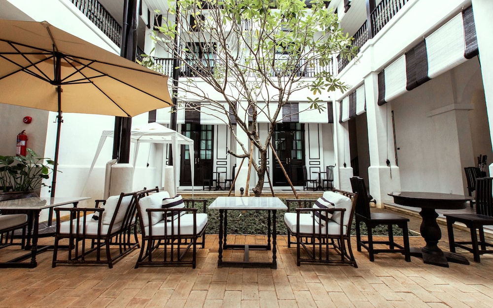 99 The Heritage Hotel 47/63