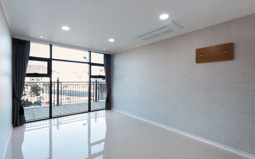 Yeosu Paradise Spa Pension 25/50