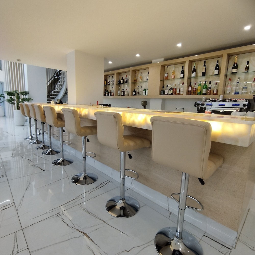 INTERNATIONAL ATENE HOTEL 31/48