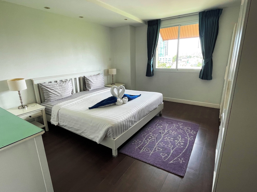 Jomtien Beach Penthouses 28/74