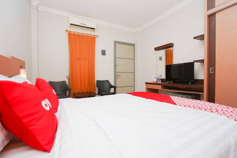 Oyo 2075 Graha Marina 18/54