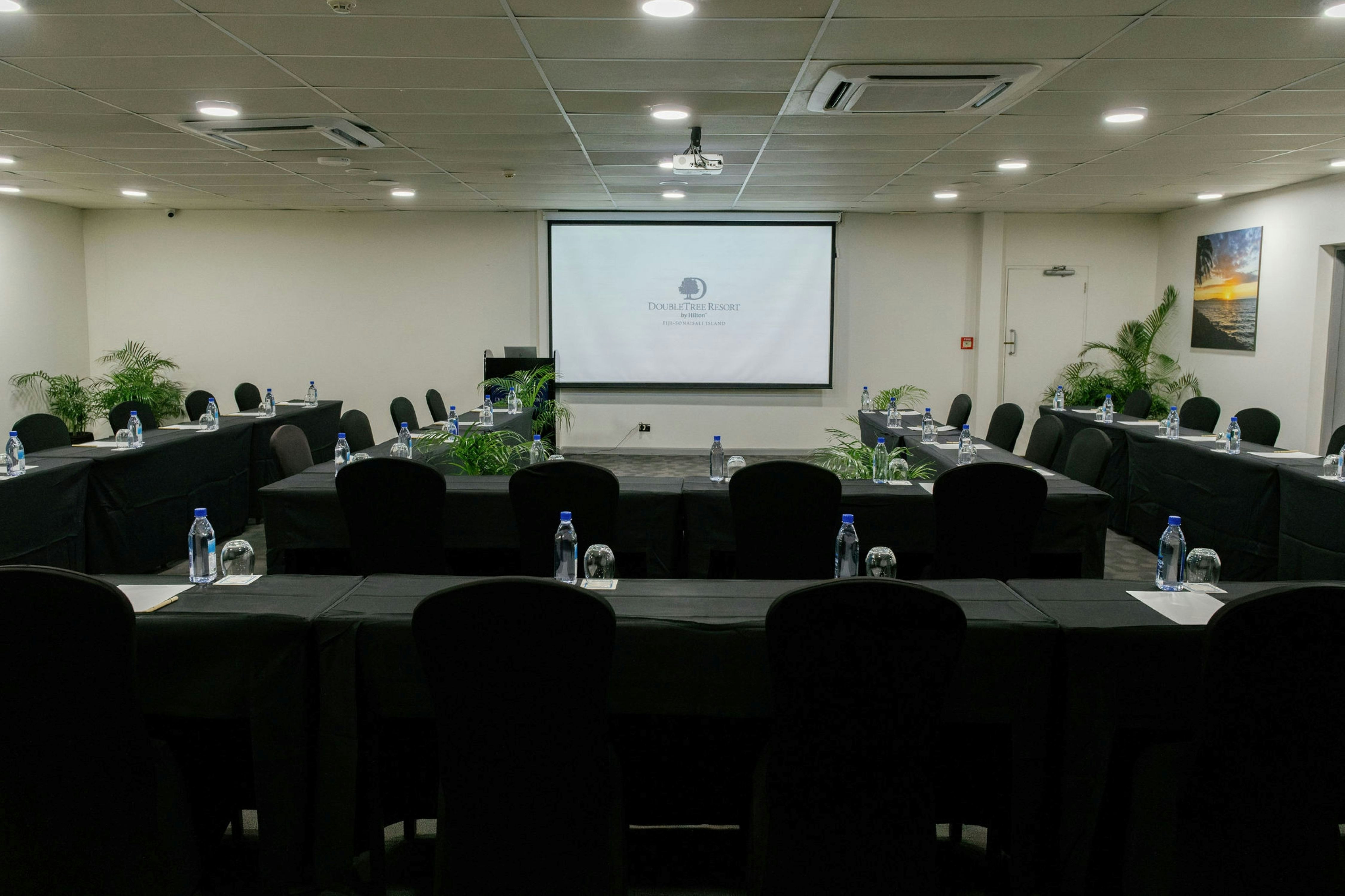 DoubleTree Resort by Hilton Hotel Fiji - Sonaisali Island 42/63