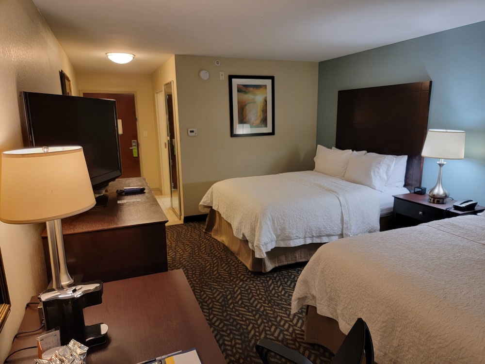 Hampton Inn Marshall, TX 20/43