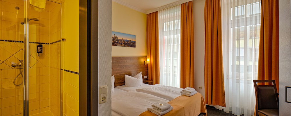 Hotel Little Paris 28/59