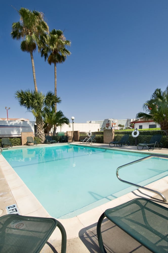 Holiday Inn McAllen – Medical Center Area 5/37