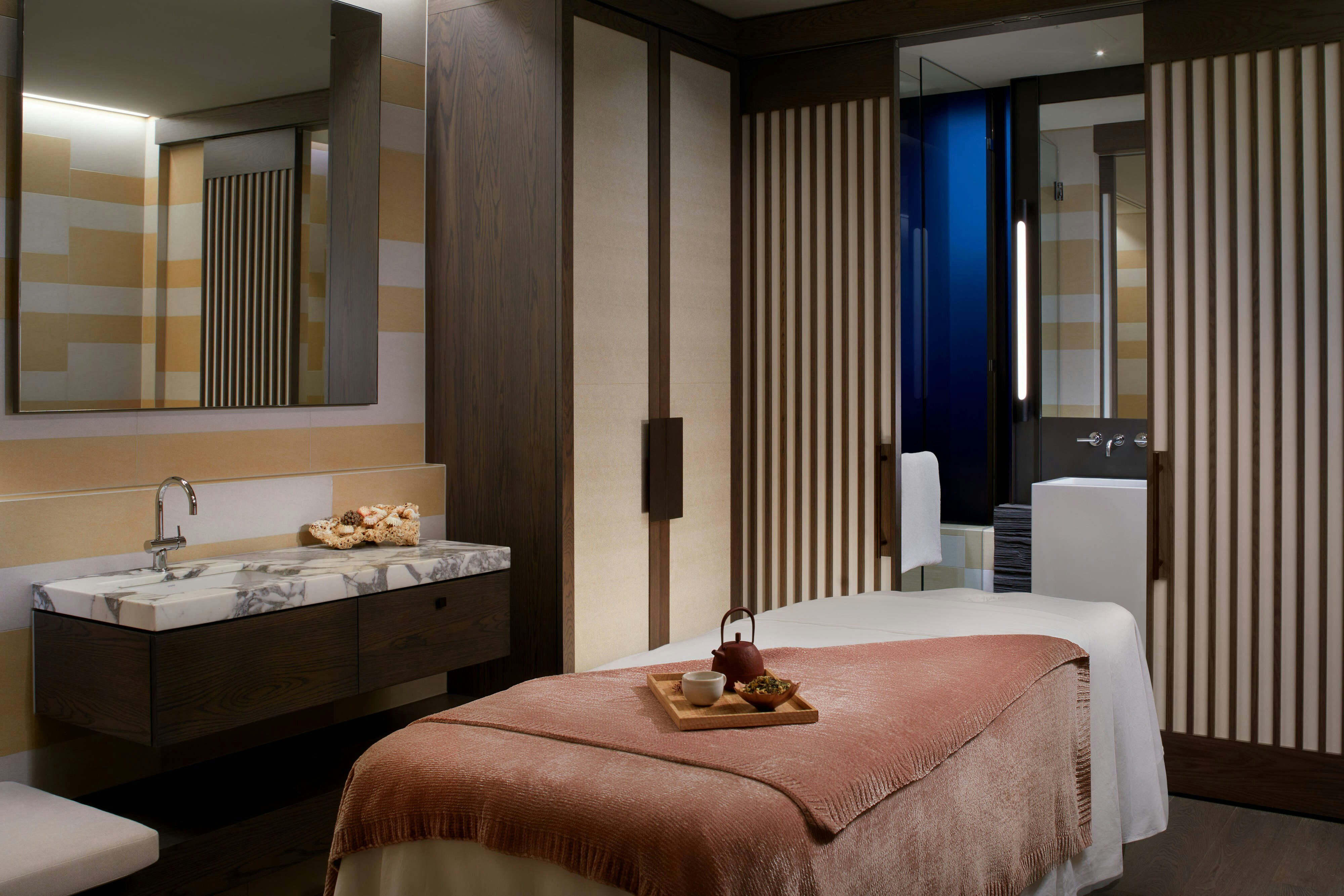 The Ritz-Carlton Perth 6/50