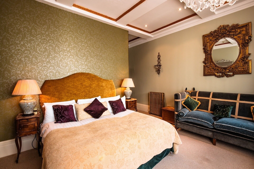 Feature, Deluxe, King Bed