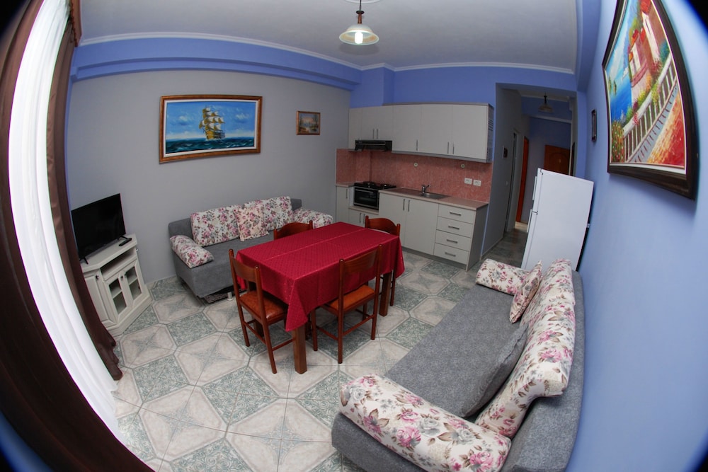 Vila Alvin 56/82