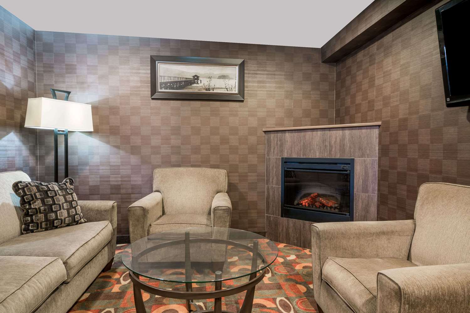 Baymont by Wyndham Eau Claire WI 16/27