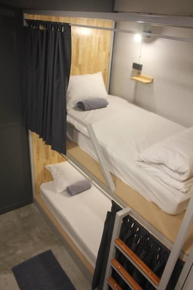 Ekanek Hostel Bangkok - Adults Only 7/32