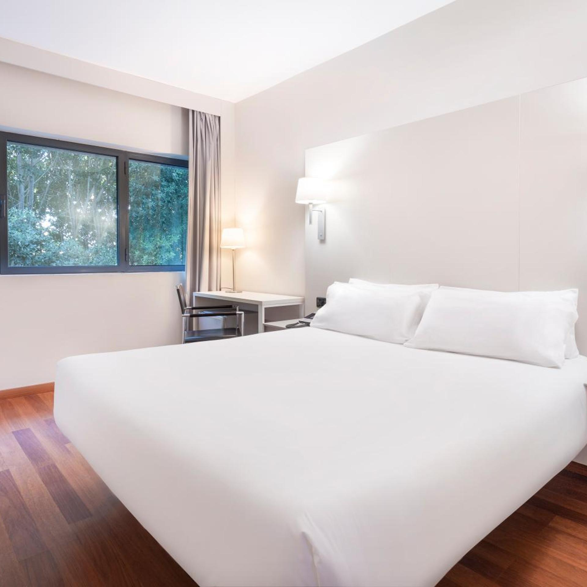 Room at B&B HOTEL Jerez, JEREZ DE LA FRONTERA