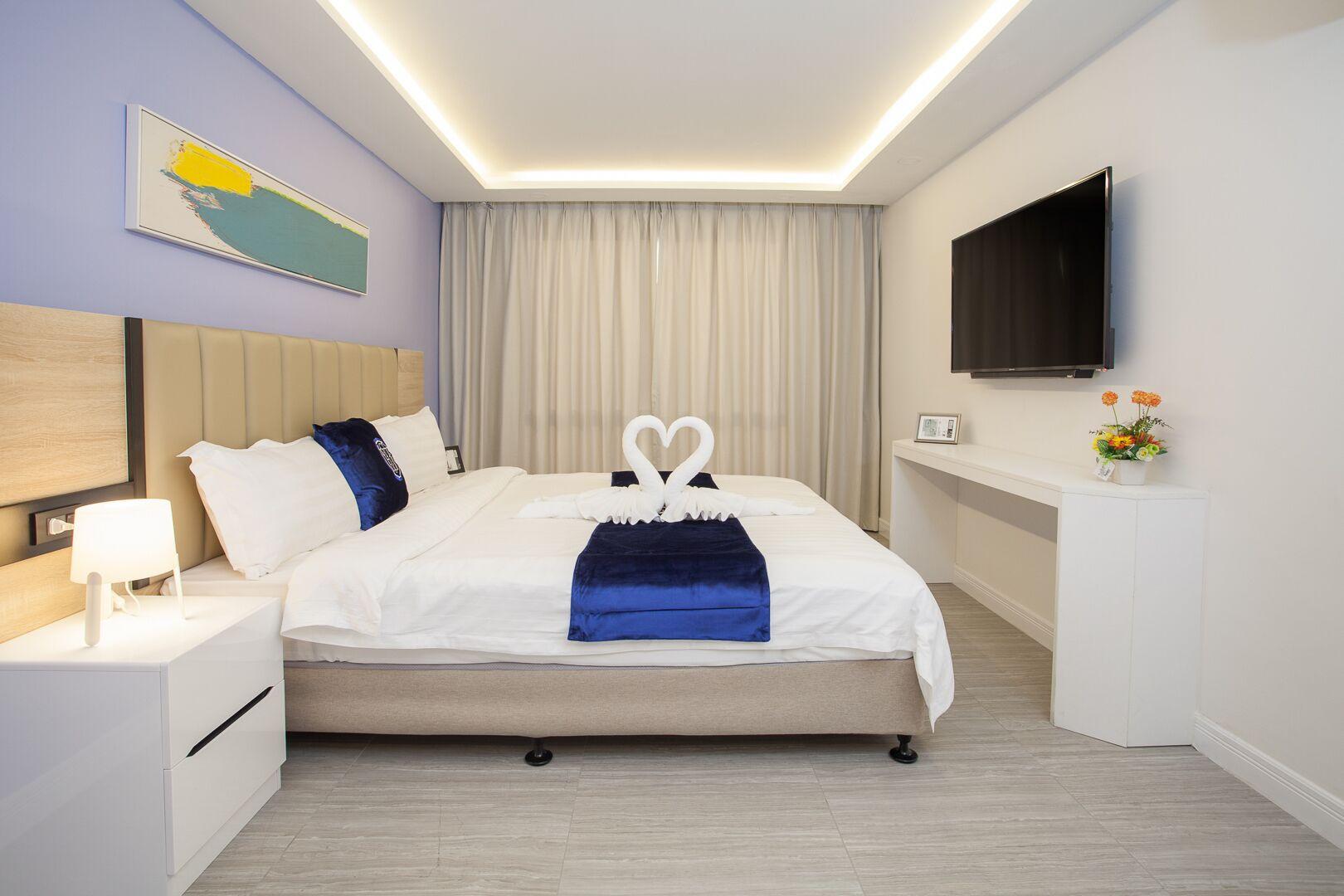 Topstar, Residence