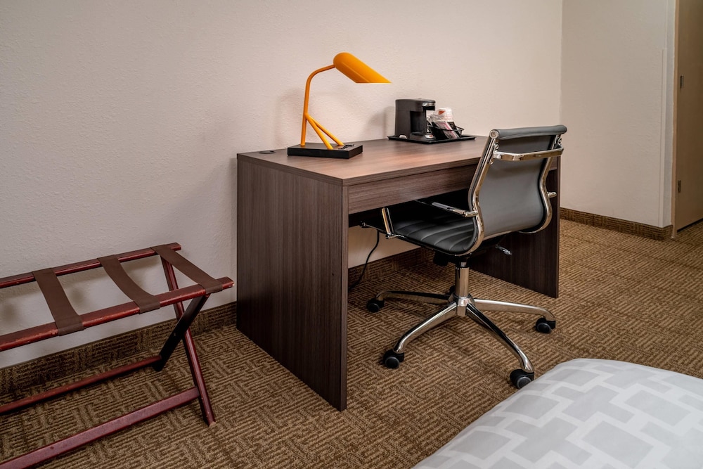 Clarion Pointe Beckley, WV 49/55