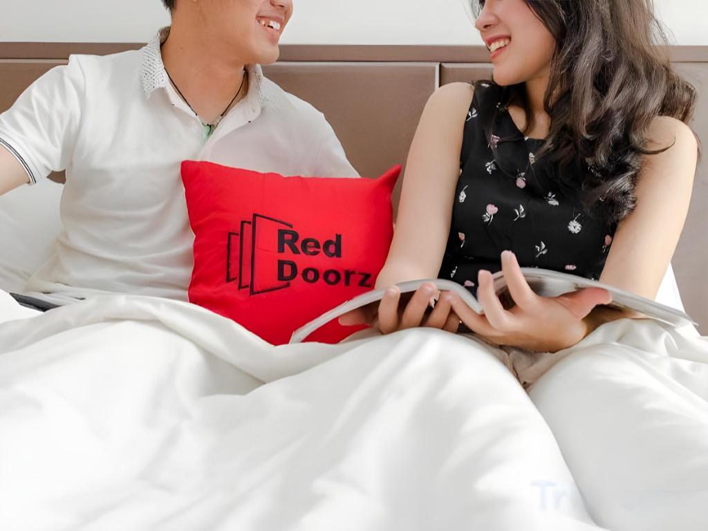 Reddoorz Near Taman Bungkul 11/20