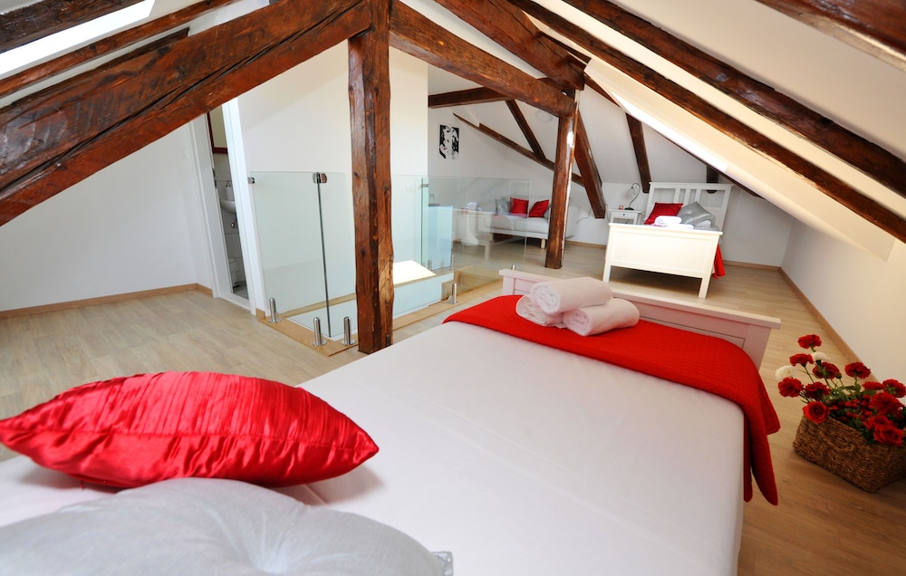 Nirvana Luxury Rooms 45/82