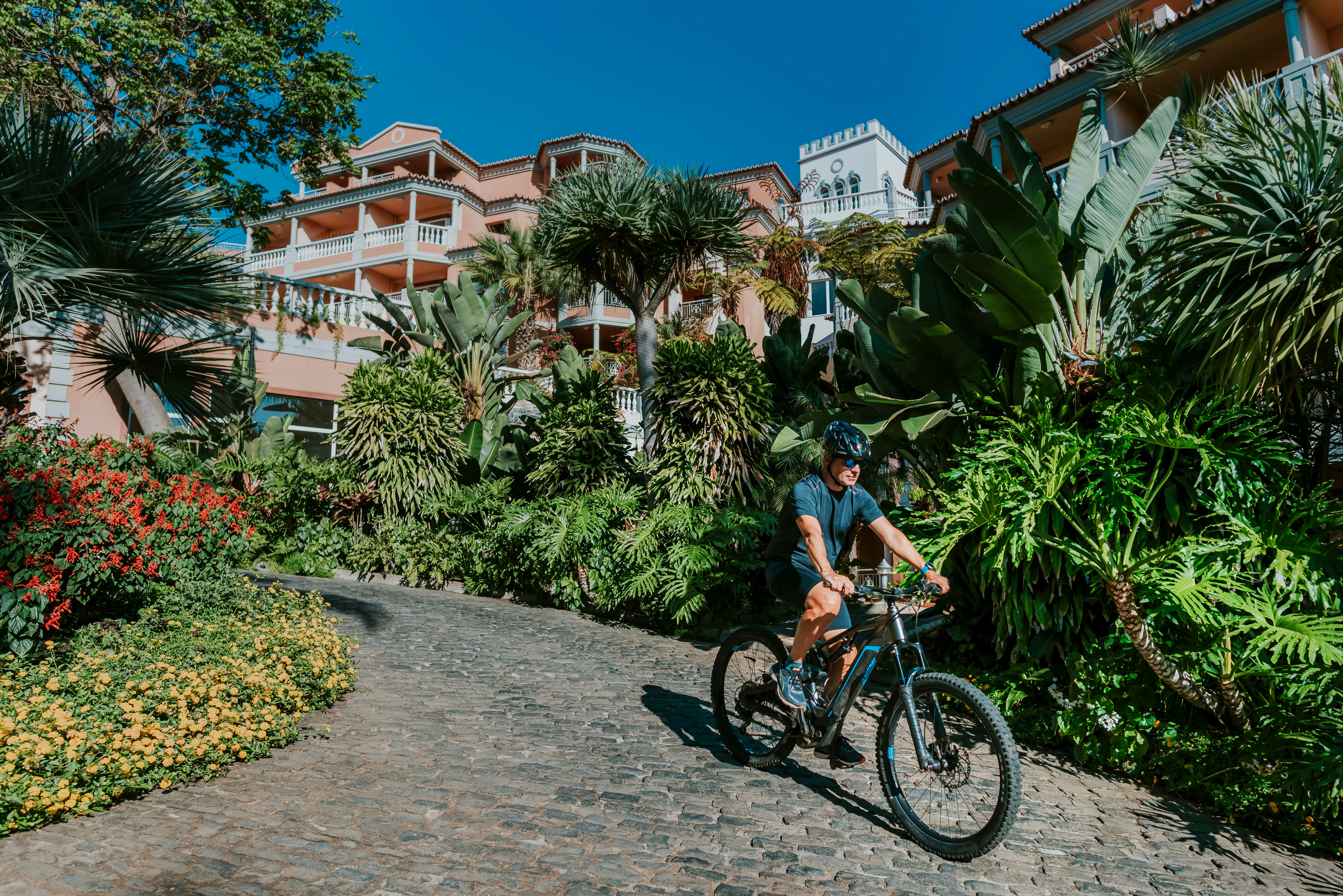 Pestana Village Garden Hotel 33/39