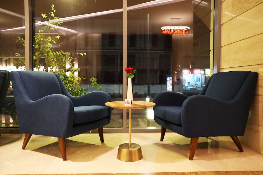 EVA Hotel 27/38