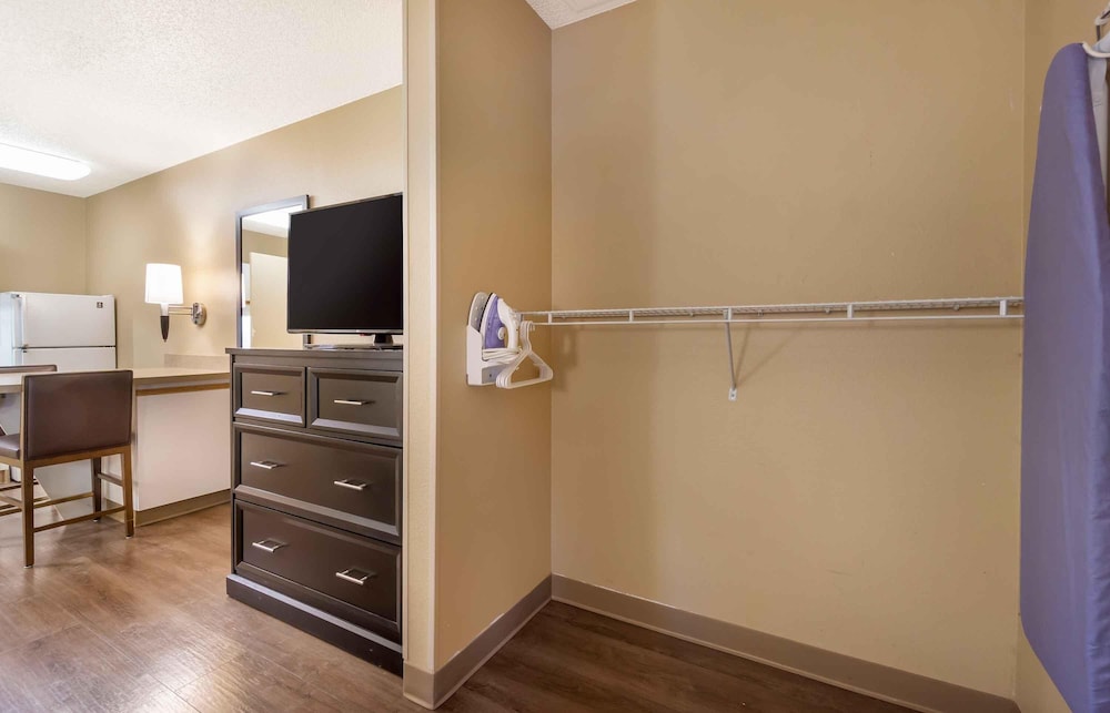 Extended Stay America Seattle-Bellevue-Factoria 47/54