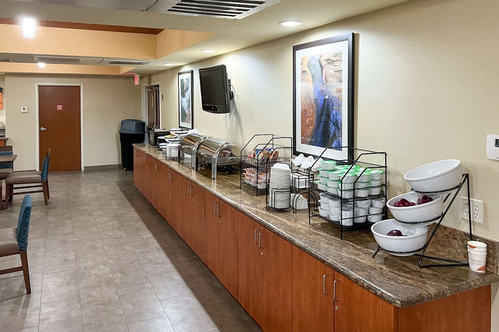 Comfort Inn And Suites Thatcher 58/79